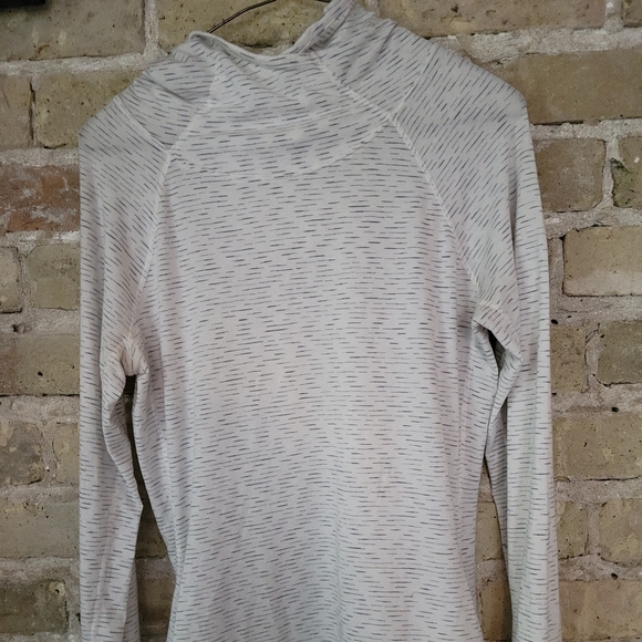 Gap fit exercise top - Picture 1 of 5